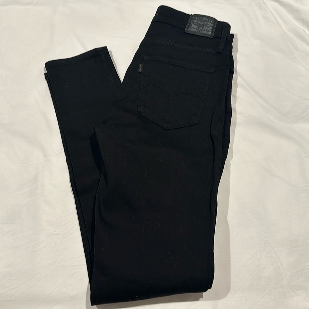 Black levi jeans